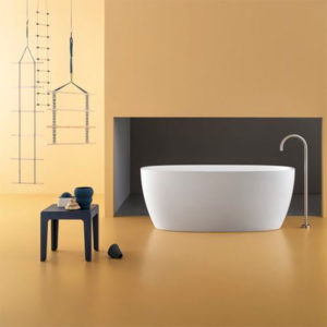 Clio bathtub