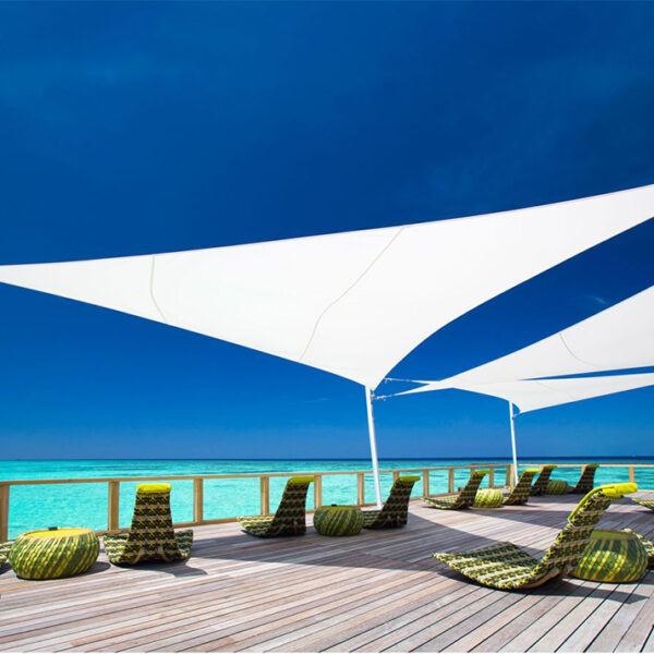 Ingenua shade sail – equilateral triangle
