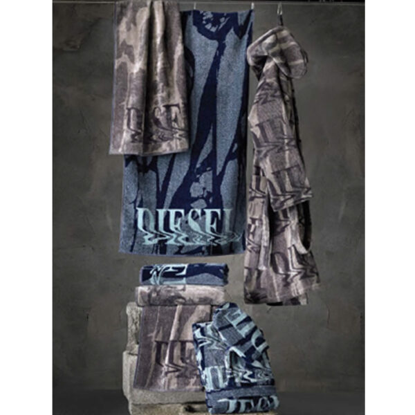 NEW  LIQUID  LOGO  BATHROBE  HOOD